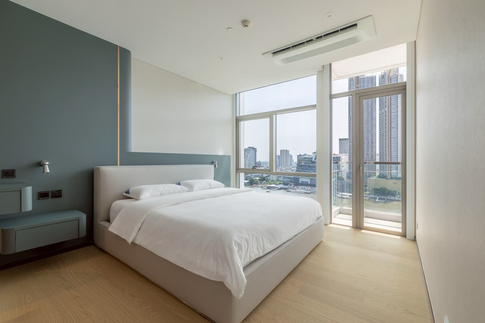 Bangkok Riverfront - The Room Charoenkrung 30 | Executive Residence